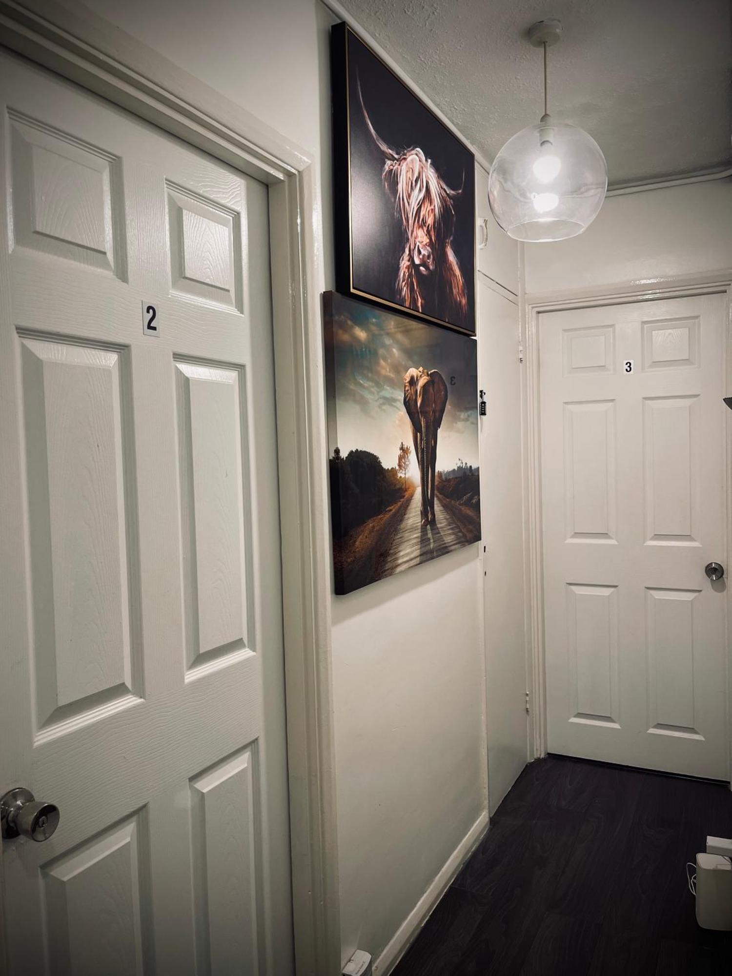 R1 Superking Sized Bed & 65" Tv On The Wall In Clapham Lejlighed London Eksteriør billede